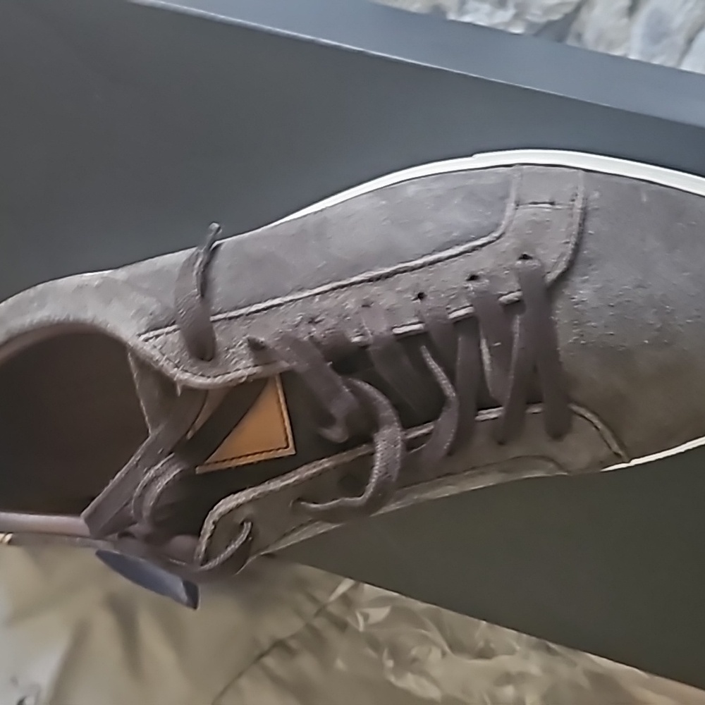 Sneaker size 10 grey